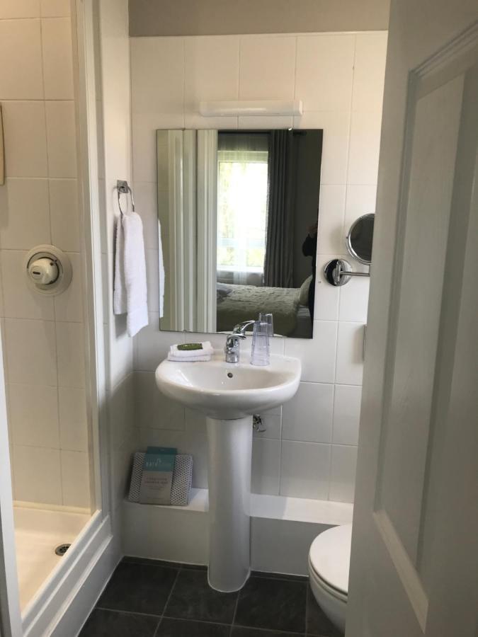 Killead House Hotell Aldergrove Exteriör bild